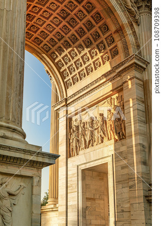 Peace of Arch facade 108709398