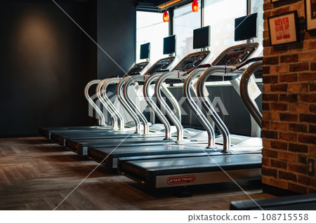 sports gym  108715558