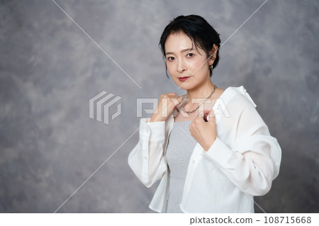 Female fashion model portrait Female fashion model portrait 108715668