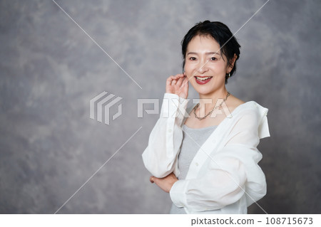 Female fashion model portrait Female fashion model portrait 108715673