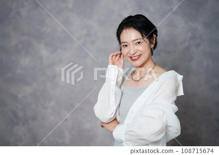 Female fashion model portrait Female fashion model portrait 108715674