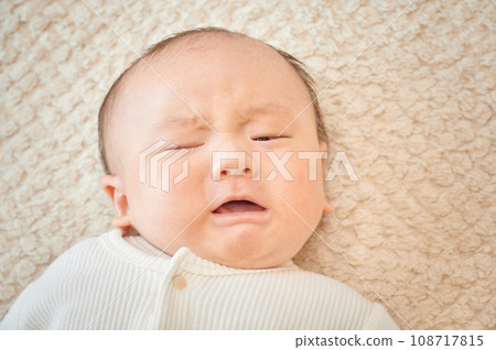 Crying baby, moody, child-rearing, child-rearing Crying baby, moody, child-rearing, child-rearing 108717815