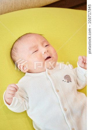 Baby crying Baby crying 108717845