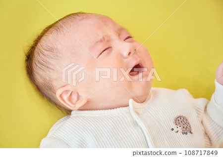 寶寶在哭 寶寶在哭 108717849