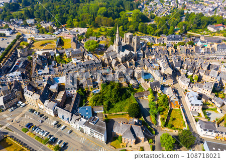 Pierre II Castle and the Basilica of Our Lady of Merciful in the city of Guingamp Pierre II Castle and the Basilica of Our Lady of Merciful in the city of Guingamp 108718021