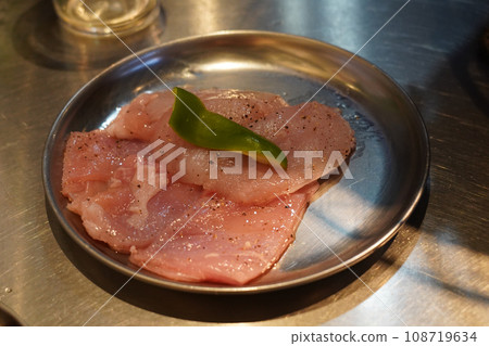 Gibier hare thigh 108719634