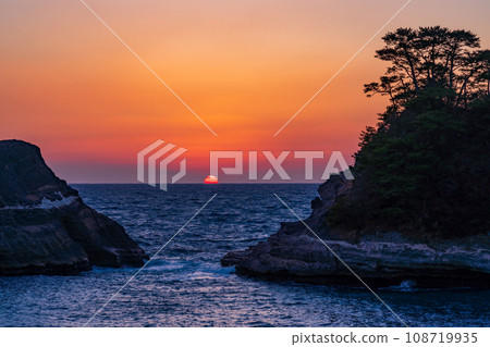 （靜岡縣）西伊豆山都島日落日落 108719935