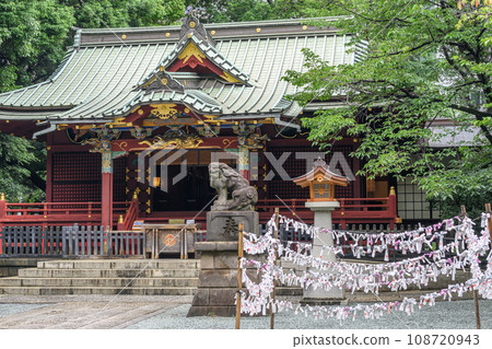 神社與寺廟:東京澀谷區紺野八幡宮雄偉的神社建築 神社與寺廟:東京澀谷區紺野八幡宮雄偉的神社建築 108720943
