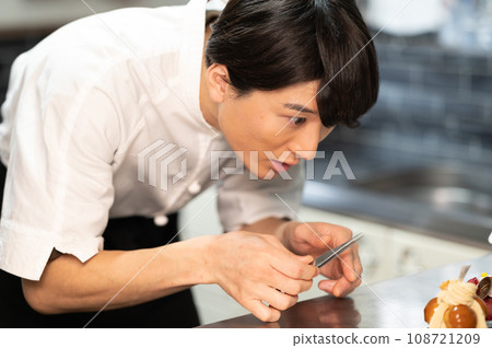 Pastry chef who makes sweets Photography cooperation "Western confectionery shop sentiment" Pastry chef who makes sweets Photography cooperation "Western confectionery shop sentiment" 108721209