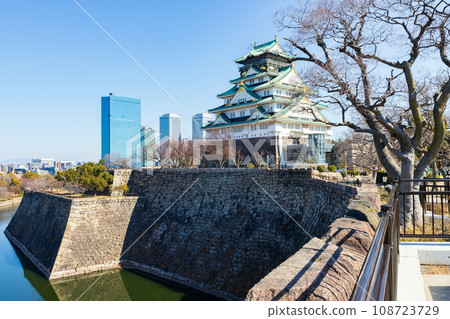 大阪城和摩天大樓 大阪城和摩天大樓 108723729