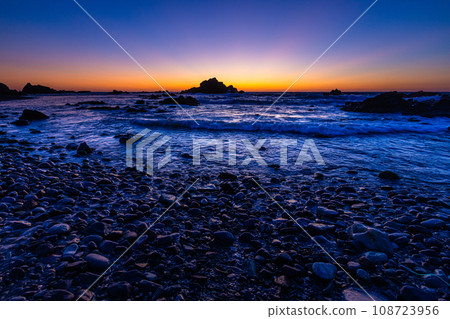 [Niigata Prefecture/Sado/Aikawa] Nanaura Coast, a scenic spot for sunsets 108723956