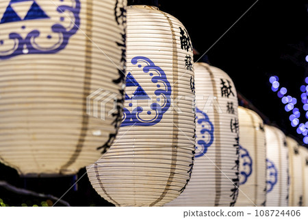 【神奈川縣】新年燈籠照亮江之島的夜晚 108724406