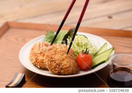炸肉餅(馬鈴薯炸肉餅) 炸肉餅(馬鈴薯炸肉餅) 108724630