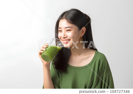 女人喝綠汁人工智慧生成 108727386