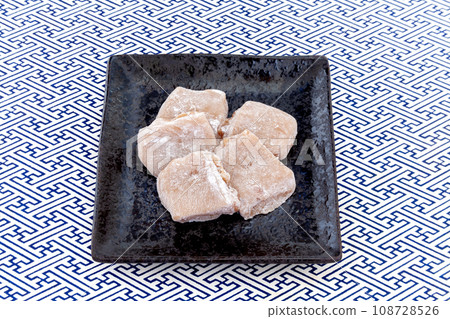 盤子裡的核桃柚子 盤子裡的核桃柚子 108728526