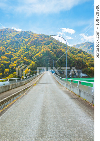 View from the top of Omachi Dam [Takase Valley] 108729986