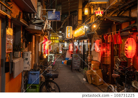 【東京】昭和復古後巷酒吧區三軒茶屋 【東京】昭和復古後巷酒吧區三軒茶屋 108731225