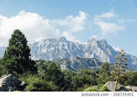 beautiful landscape, nature, rocky mountains, outdoor recreation, green forest 108735401