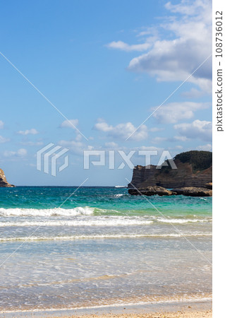 Tanegashima/Senza Iwaya/Sea/Sky/Waves 108736012