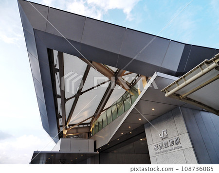 Makuhari Toyosuna Station 108736085