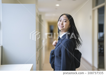 Smiling female high school student Photography cooperation: Ariake College of Education and Arts 108737335