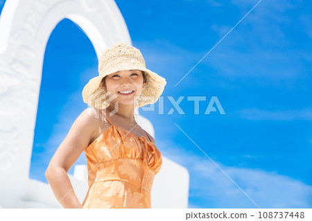 Young woman sightseeing at Chaka Beach 108737448