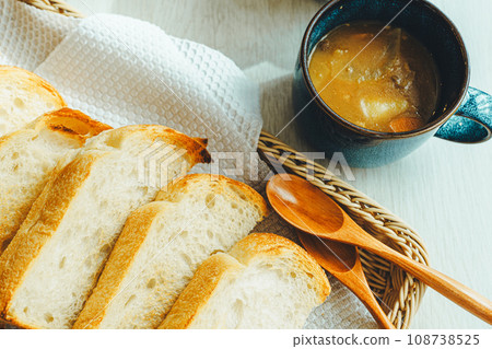 toast and curry 108738525