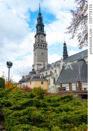 19 10 2022: view of a famous Catholic Jasna Gora monastery in Czestochowa, Poland 108739310