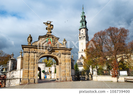 19 10 2022: view of a famous Catholic Jasna Gora monastery in Czestochowa, Poland 108739400