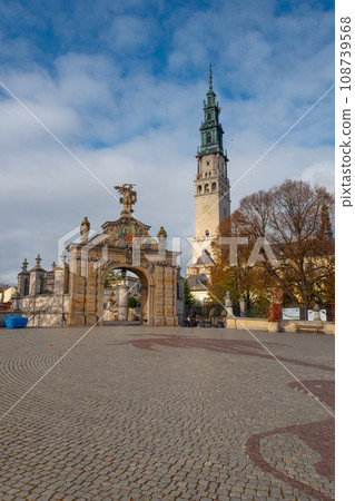 19 10 2022 view of a famous Catholic Jasna Gora monastery in Czestochowa, Poland 19 10 2022 view of a famous Catholic Jasna Gora monastery in Czestochowa, Poland 108739568