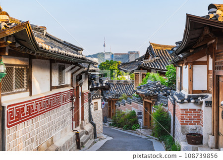 首爾北村韓屋村和 N 首爾塔夜景 首爾北村韓屋村和 N 首爾塔夜景 108739856