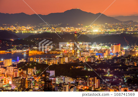 山口縣下關市海峽夢塔的夜景 108741569