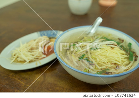 Taiwanese food 108741624