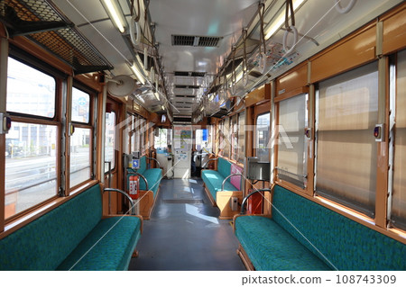 高知土佐電交通電車內 高知土佐電交通電車內 108743309
