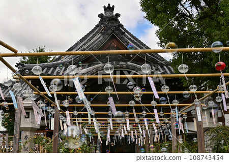 [Nara] A very relaxing temple with Ofusa Kannon, wind chimes, lanterns, roses, and soap bubbles. The shaved ice at Cafe Ofusa is also delicious. 108743454