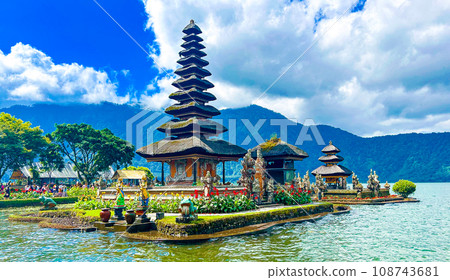 Ulun Danu Bratan Temple Bali Indonesia Ulun Danu Bratan Temple Bali Indonesia 108743681