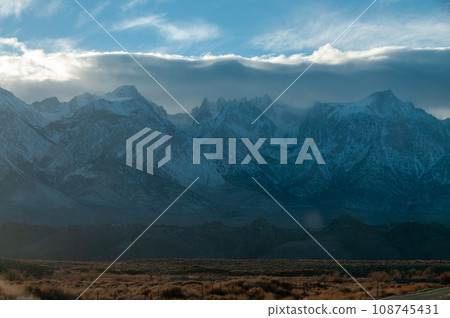 Lone pine California 108745431