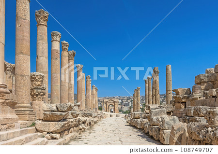 Cardo. The colonnaded streets at Jerash archaeological site. Jordan. Cardo. The colonnaded streets at Jerash archaeological site. Jordan. 108749707