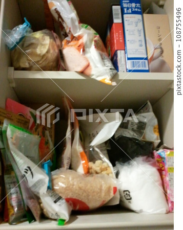 凌亂的廚房 凌亂的廚房 108755496