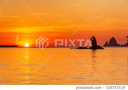 Japan's best sunset over Otago Beach, Nishiizu Town Japan's best sunset over Otago Beach, Nishiizu Town 108755519