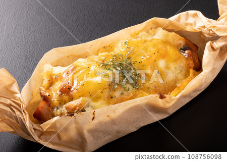 grilled chicken and potato with cheese grilled chicken and potato with cheese 108756098