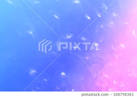 由於粉紅色和藍色的反射而閃閃發光 108756381