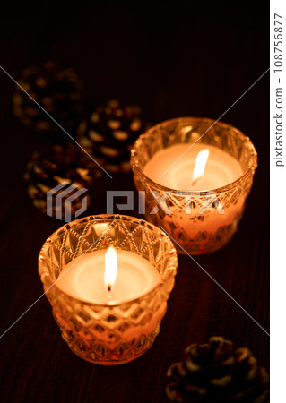 Candle light 108756877