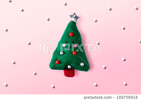 Christmas cushion tree overhead view 108756918