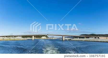 Wake, sun, waves, voyage Wake, sun, waves, voyage 108757191