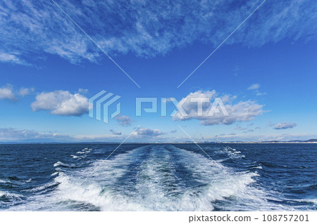 Wake, sun, waves, voyage 108757201