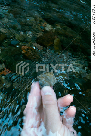 河 石頭 岩石 108758015