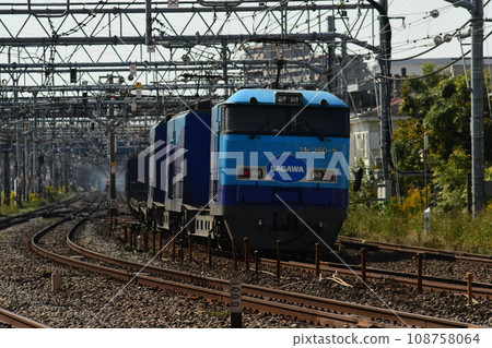 東海道線鎌倉(客運貨運)鐵路道口 東海道線鎌倉(客運貨運)鐵路道口 108758064
