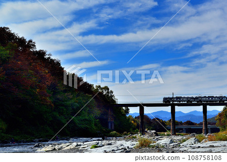 秩父鐵道荒川橋與列車風景 108758108