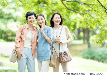 middle-aged woman traveling 108758220